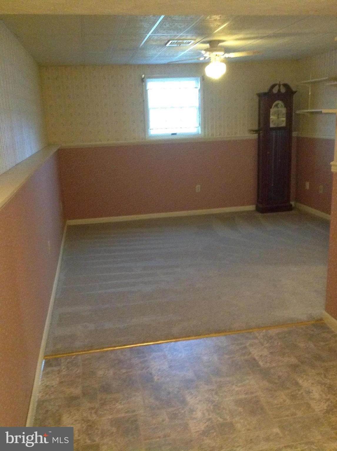 825 Medway Road Hagerstown, MD 21740 - Photo 15 of 24 Family Room