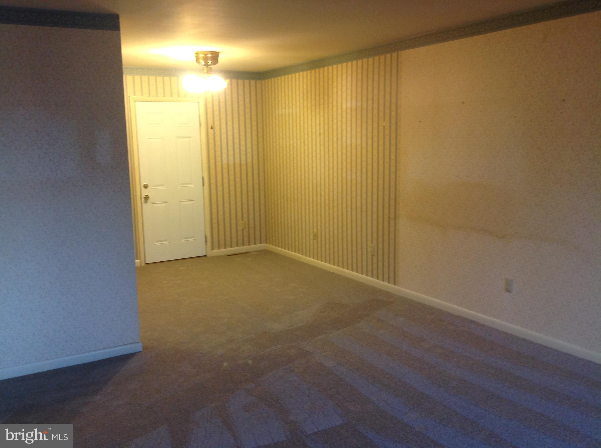 825 Medway Road Hagerstown, MD 21740 - Photo 4 of 24 Dining Room