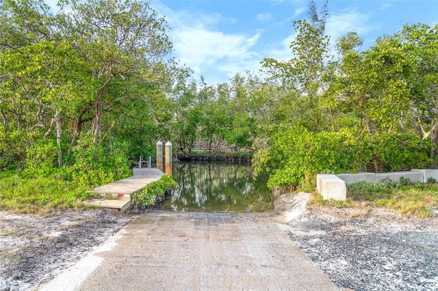 $2,473,000 | 724 Bayshore Drive, Terra Ceia, FL 34250