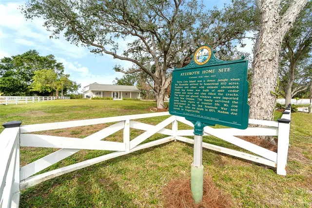 a view of an outdoor space with a house