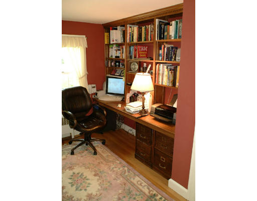 81 Croft Regis Road Westwood, MA 02090 - Photo 5 of 8 Gallery Image 5