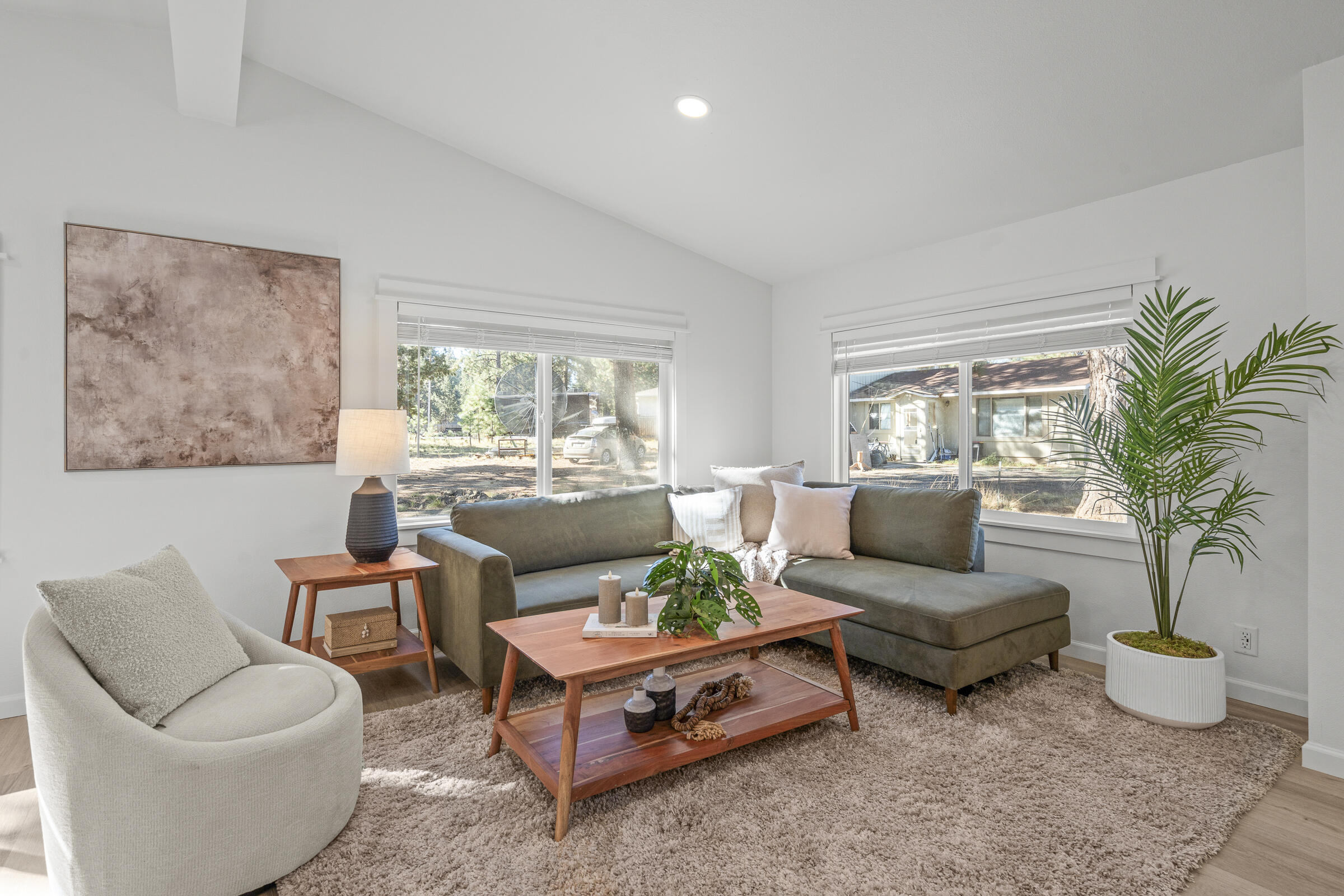 60373 Cinder Butte Road Bend, OR 97702 - Photo 35 of 48 Living room