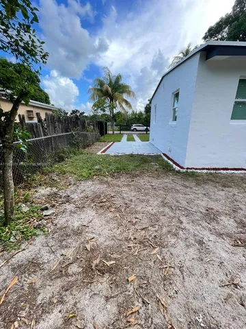 $399,900 | 775 Northwest 142nd Street, Miami, FL 33168