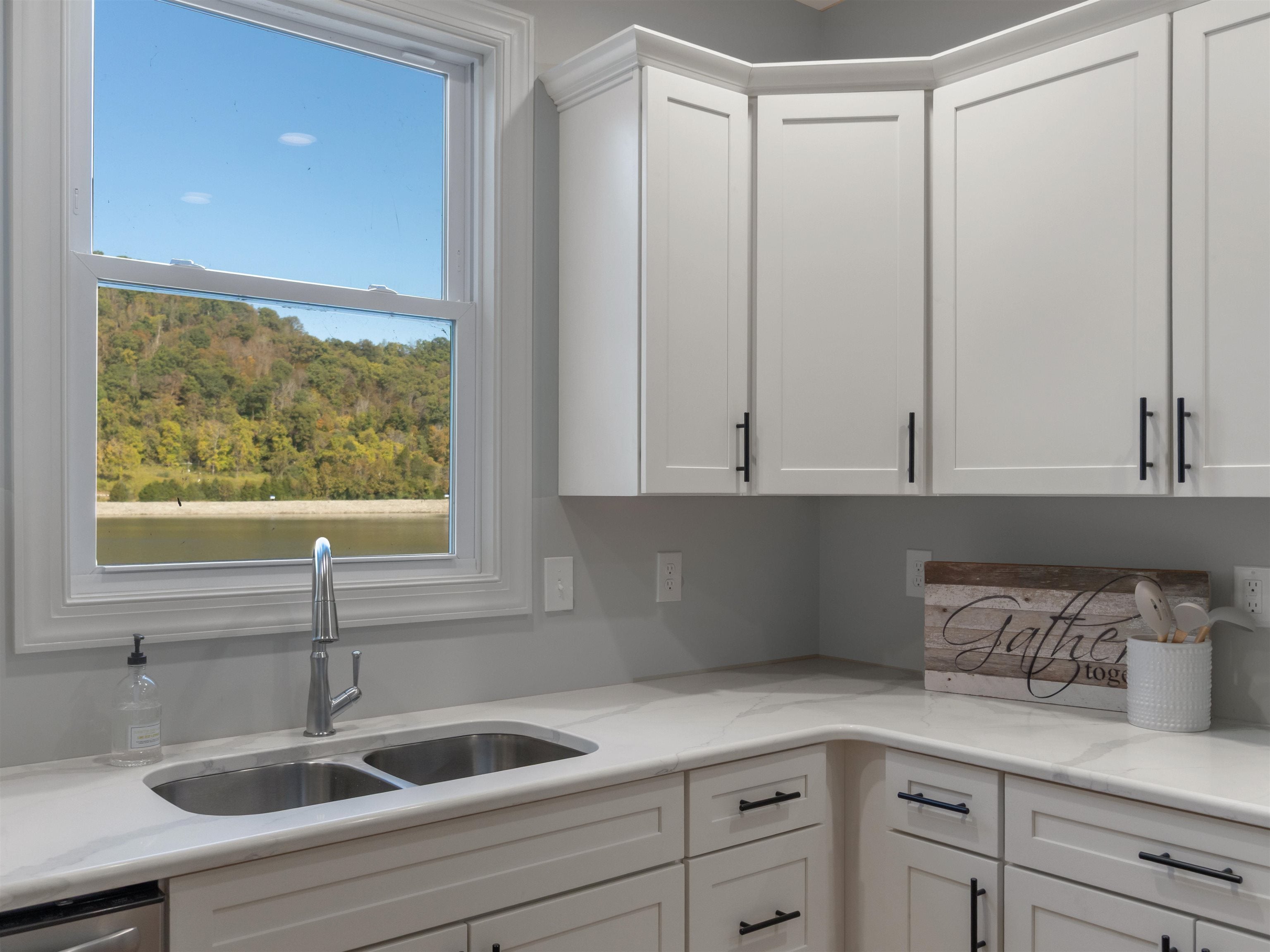 54 Jordon Drive Winfield, WV 25213 - Photo 3 of 15 Gallery Image 3