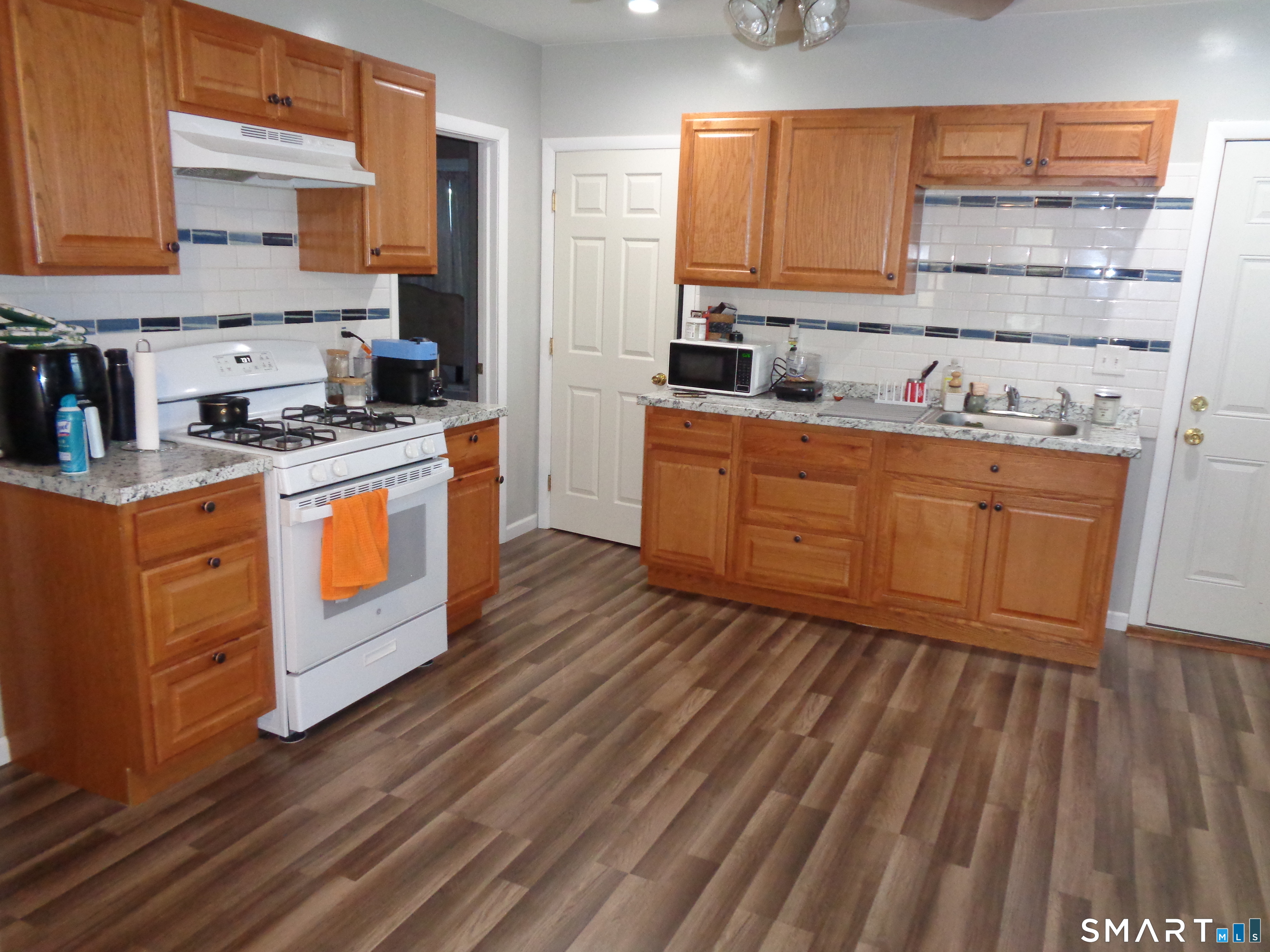 841 Highland Avenue Waterbury, CT 06708 - Photo 12 of 32