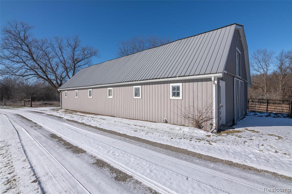 6025 Brighton Road Brighton, MI 48116 - Photo 35 of 45