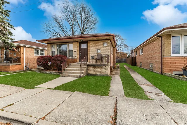 $275,000 | 10839 South Rockwell Street, Chicago, IL 60655