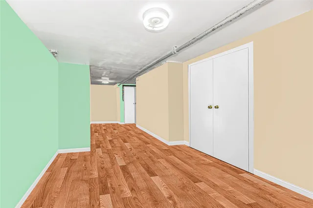 a bed room with a bed