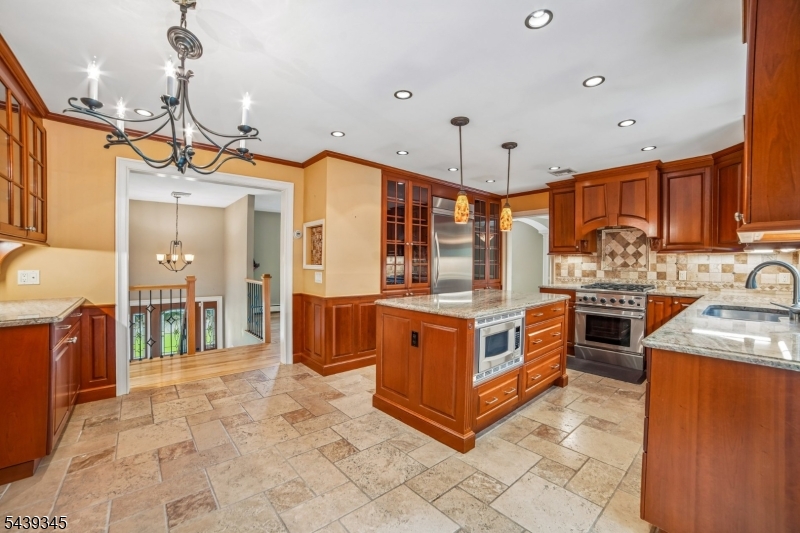 87 Reinman Road Warren, NJ 07059 - Photo 10 of 43
