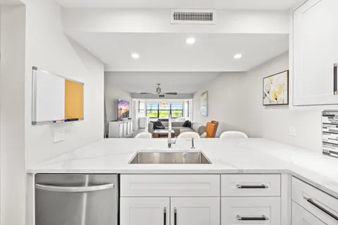 $315,000 | 6061 Balboa Circle, Unit 403, Boca Raton, FL 33433