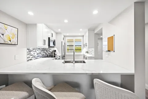 $315,000 | 6061 Balboa Circle, Unit 403, Boca Raton, FL 33433
