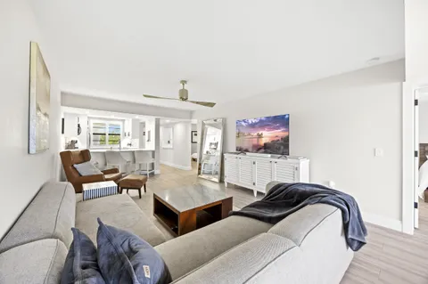 $315,000 | 6061 Balboa Circle, Unit 403, Boca Raton, FL 33433