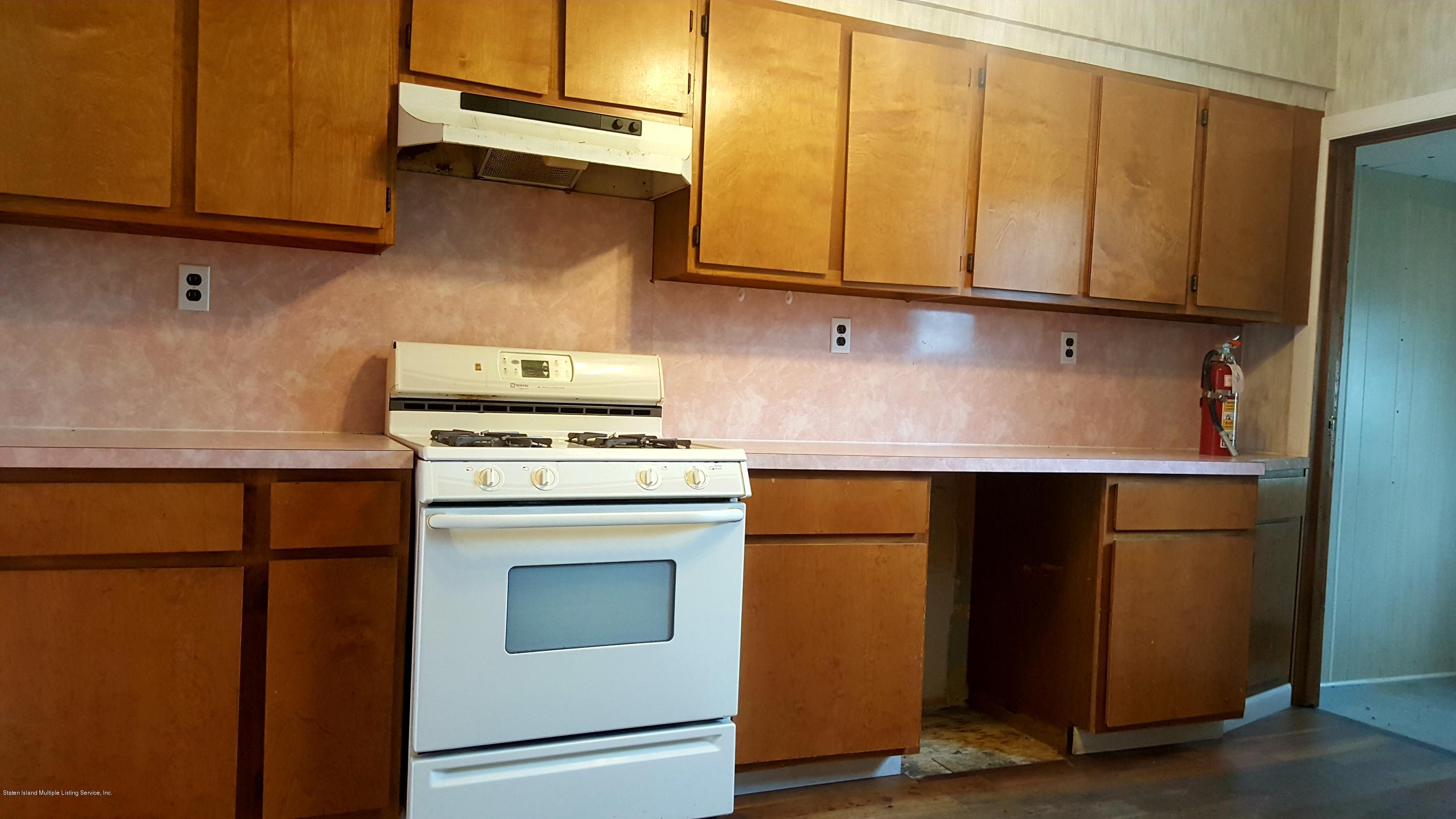 355 Clove Road Staten Island, NY 10310 - Photo 9 of 31 20190905_162702