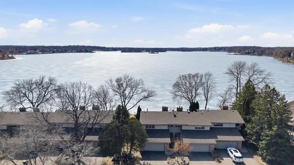 $895,000 | 4090 Wagon Bridge Circle Northeast, Prior Lake, MN 55372