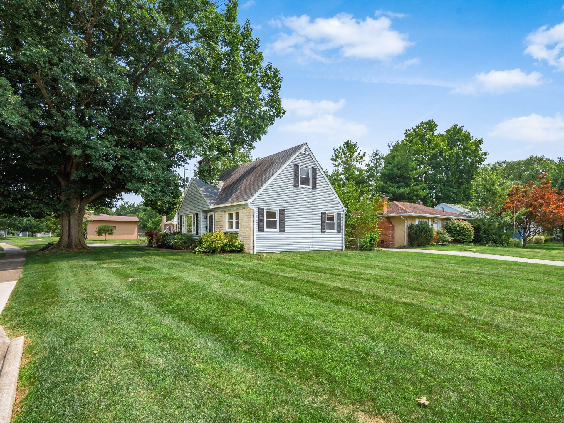 2265 Wickliffe Road Columbus, OH 43221 - Photo 5 of 53 Exterior Front
