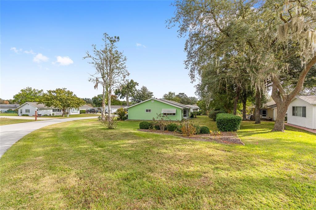 8238 Southwest 108th St Road Ocala, FL 34481 - Photo 2 of 27 Gallery Image 2