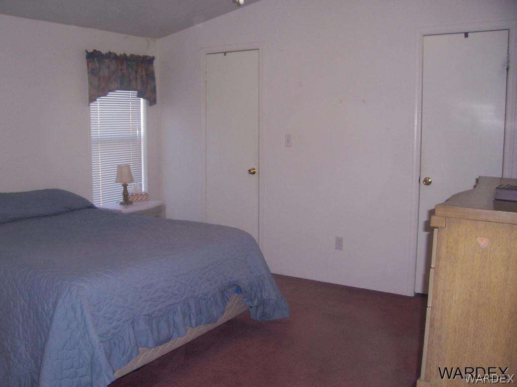 516 Davis Road Golden Valley, AZ 86413 - Photo 8 of 16 master bed room closet
