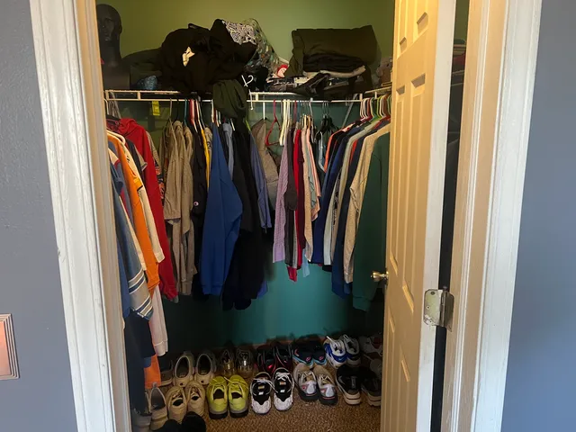 $2,600 | 2650 Cadbury Circle, Lake In The Hills, IL 60156