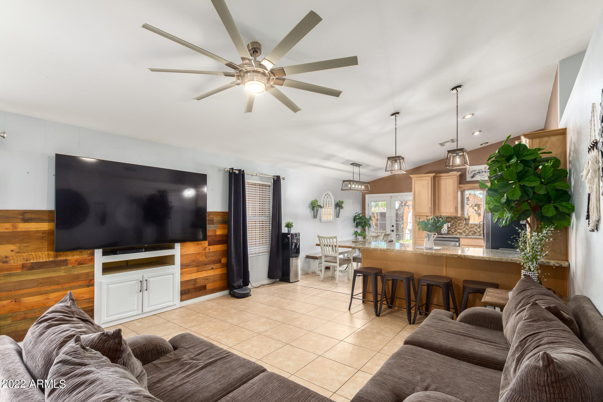 8714 West Granada Road Phoenix, AZ 85037 - Photo 4 of 21 06 Granada