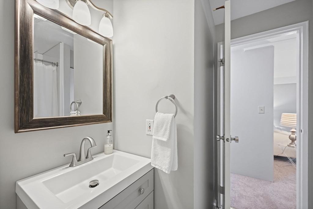 1 Post Oak Lane, Unit 19 Natick, MA 01760 - Photo 22 of 28