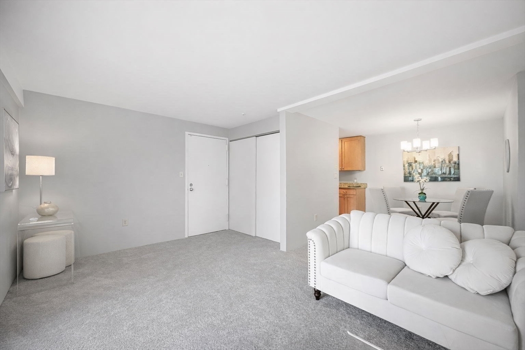 1 Post Oak Lane, Unit 19 Natick, MA 01760 - Photo 8 of 28