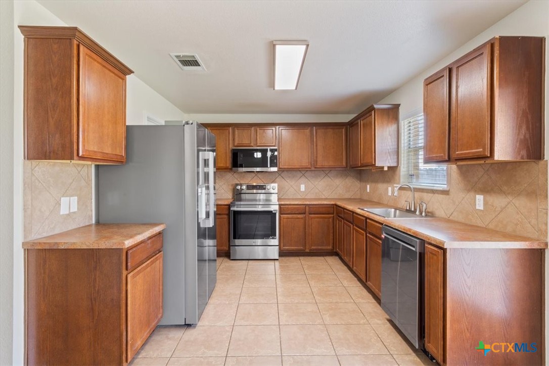 224 Starlight Drive Temple, TX 76502 - Photo 13 of 32 Kitchen, downstairs.