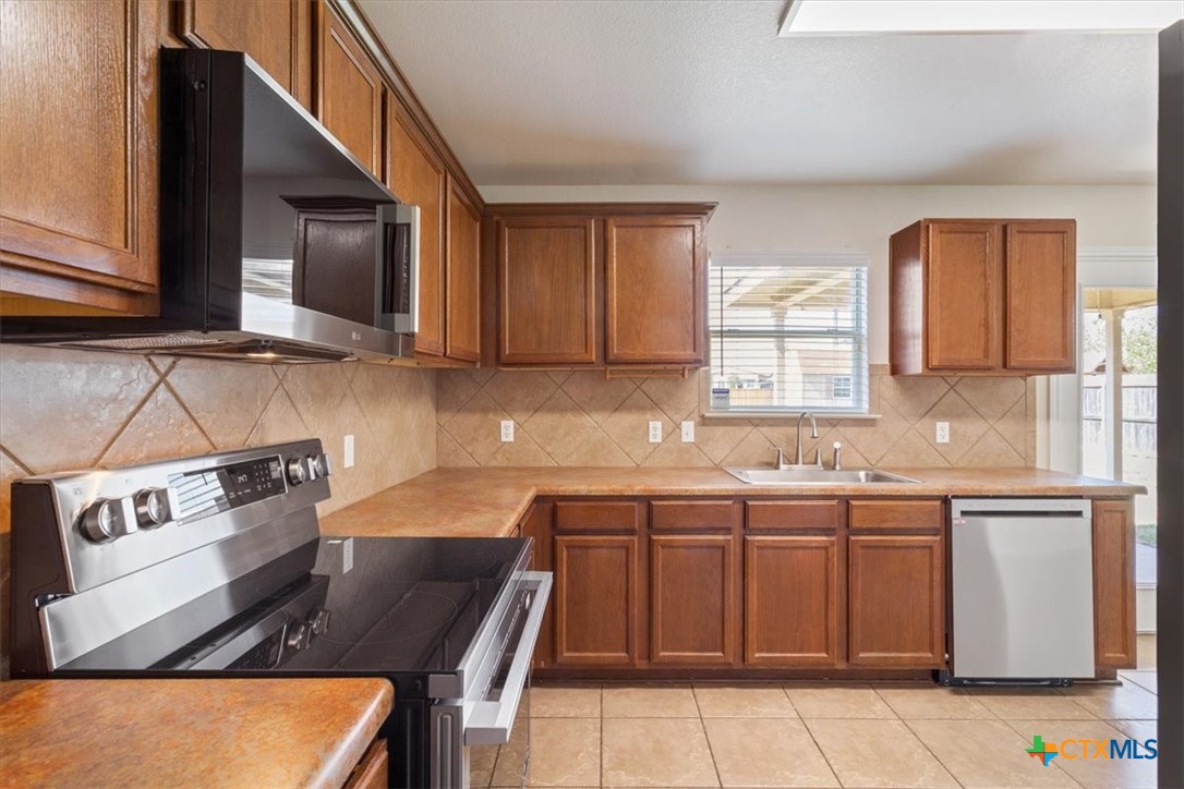 224 Starlight Drive Temple, TX 76502 - Photo 16 of 32 Kitchen, downstairs.