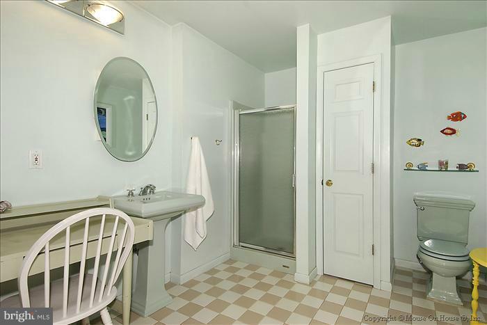 210 Grays Road Lothian, MD 20711 - Photo 16 of 30 Bath (Master)
