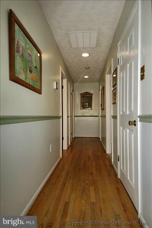 210 Grays Road Lothian, MD 20711 - Photo 9 of 30 Interior (General)