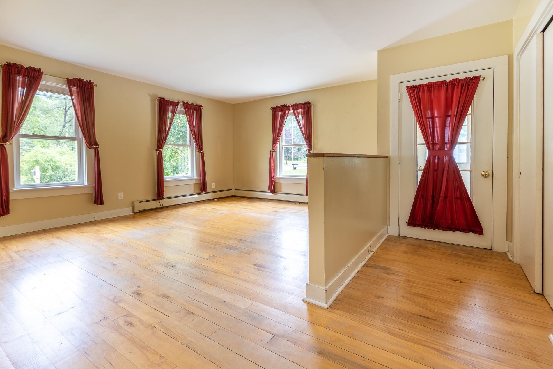246 East Arlington Road Arlington, VT 05250 - Photo 3 of 38 Gallery Image 3