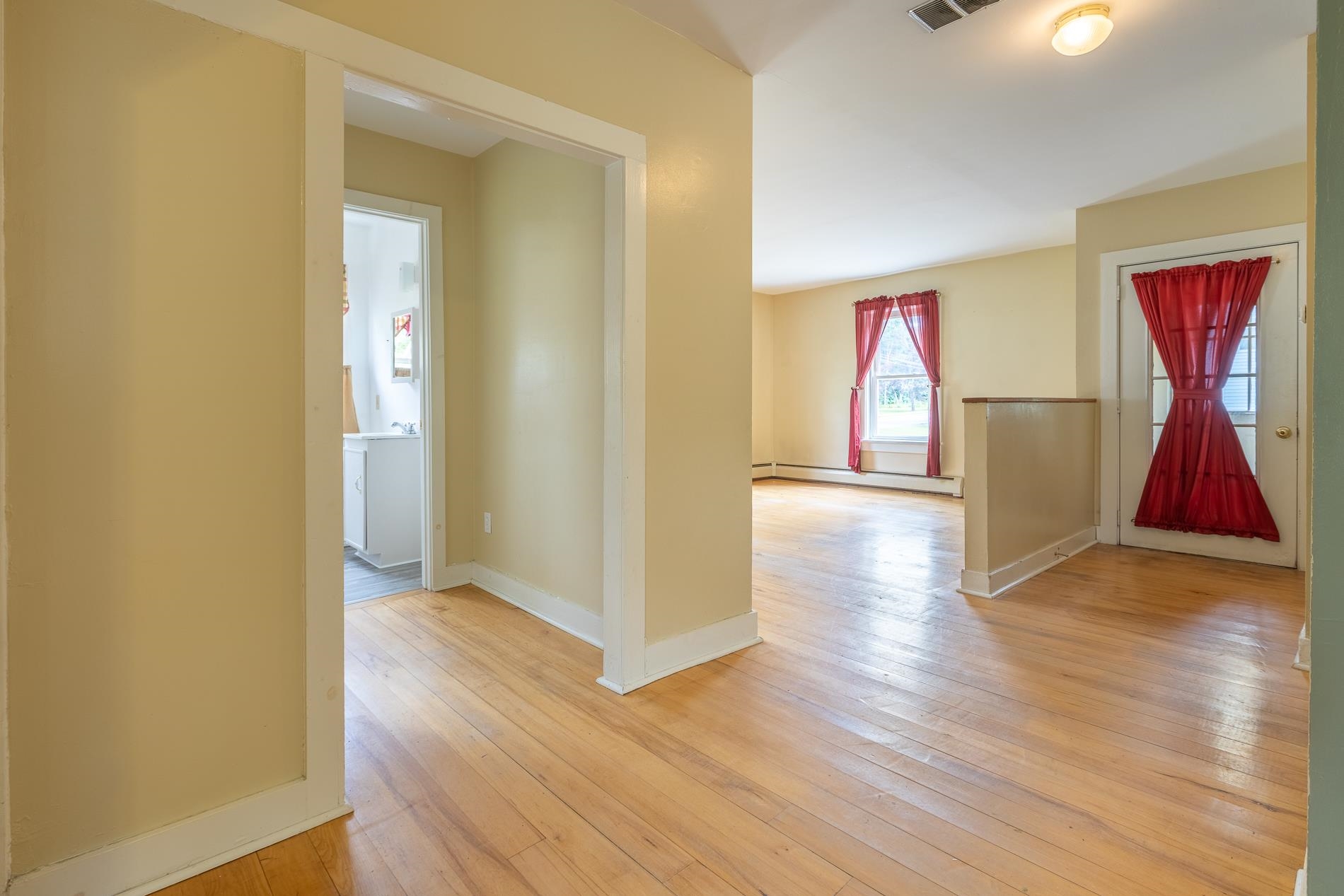 246 East Arlington Road Arlington, VT 05250 - Photo 5 of 38 Gallery Image 5