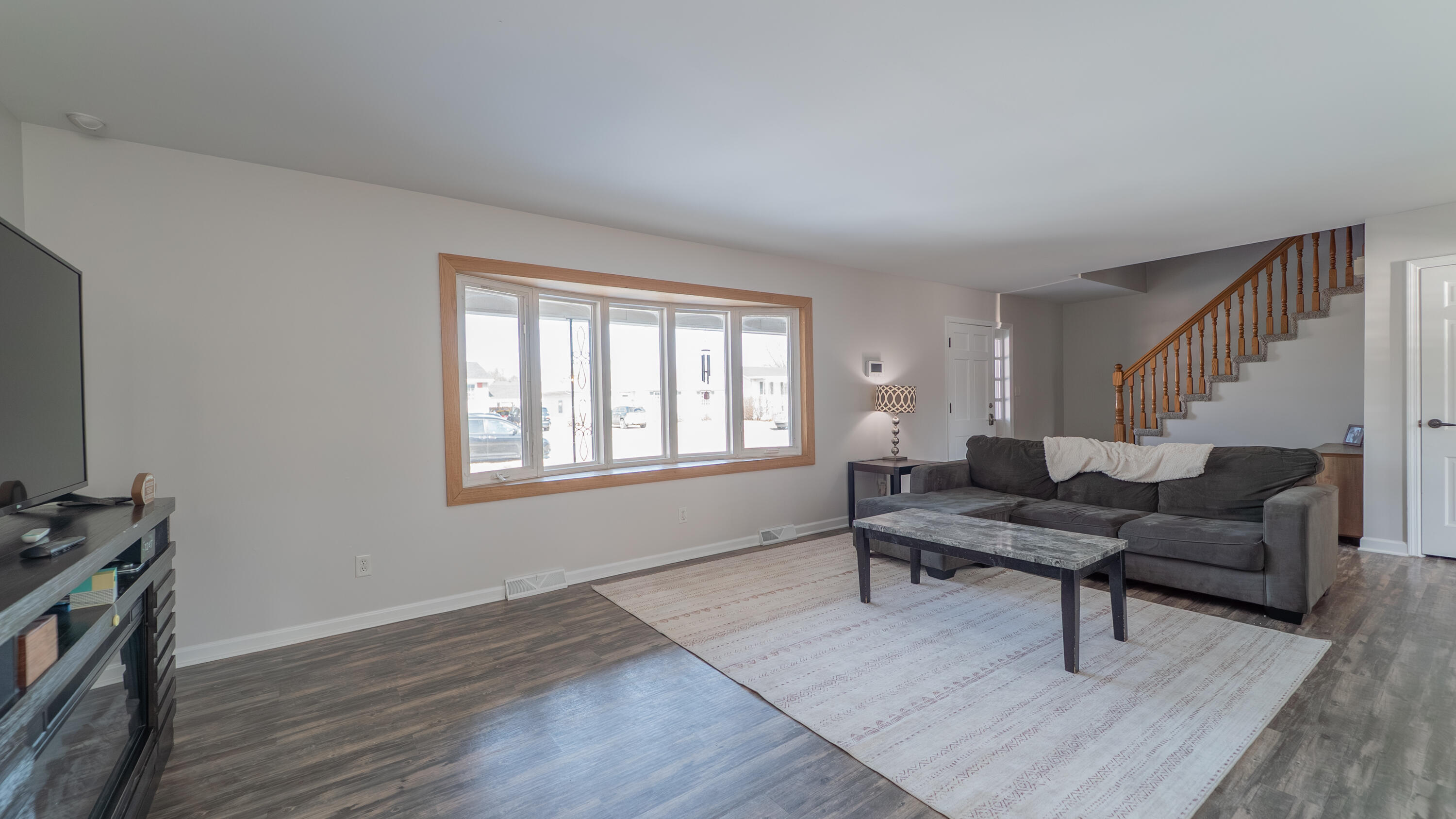 231 Minter Drive Griffith, IN 46319 - Photo 4 of 30 3000x1687