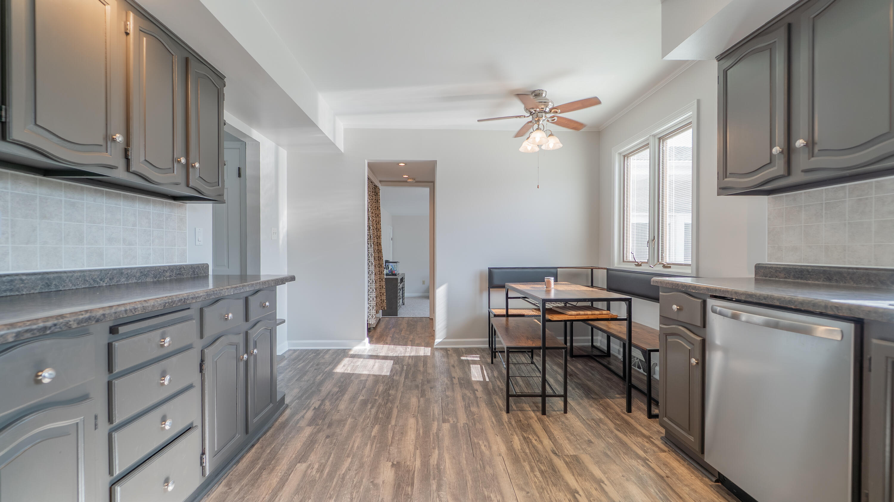 231 Minter Drive Griffith, IN 46319 - Photo 6 of 30 3000x1687