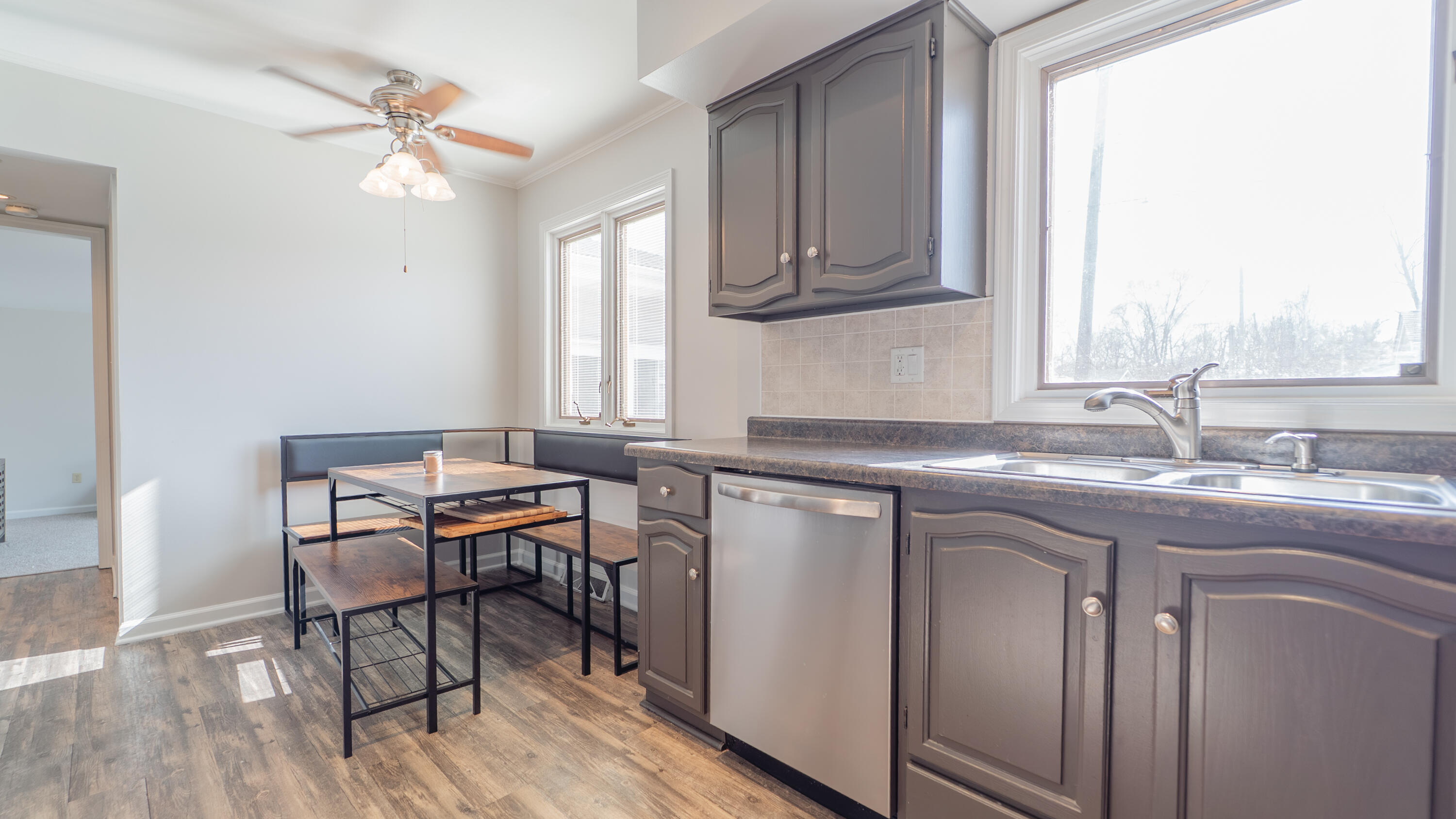 231 Minter Drive Griffith, IN 46319 - Photo 8 of 30 3000x1687