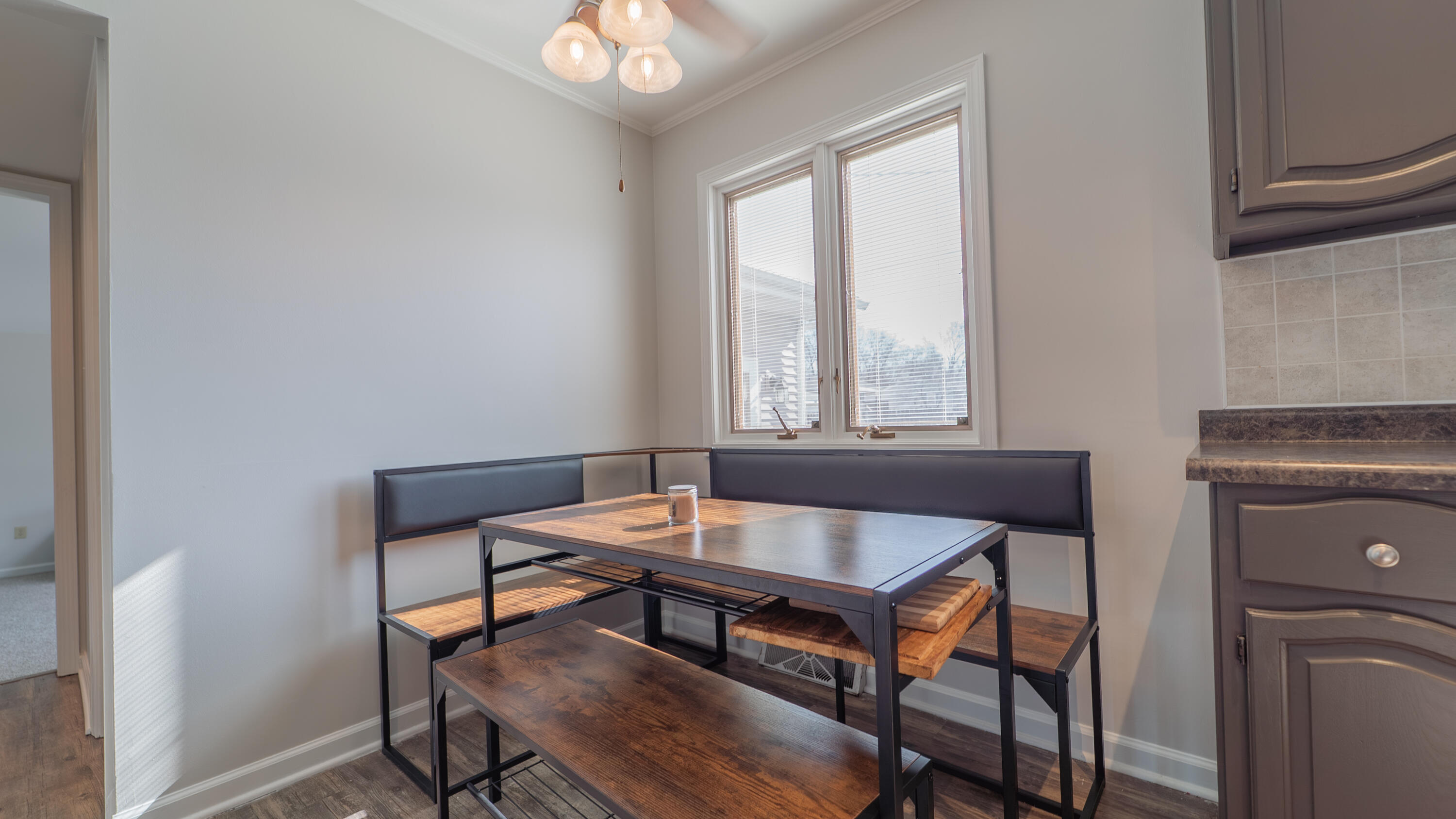 231 Minter Drive Griffith, IN 46319 - Photo 9 of 30 3000x1687