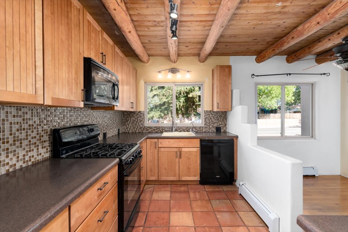 1944 Kiva Road Santa Fe, NM 87505 - Photo 8 of 28 Gallery Image 8