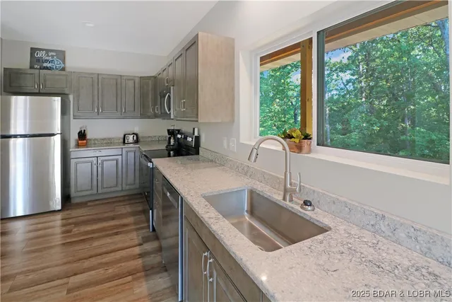 $799,000 | 444 Big Cedar Drive, Camdenton, MO 65020