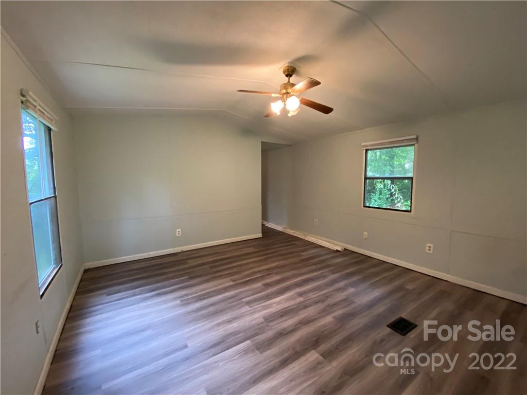 9 Jordan Road Swannanoa, NC 28778 - Photo 28 of 40 Gallery Image 28