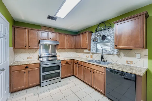 $325,000 | 1212 Hensley Drive, Leander, TX 78641