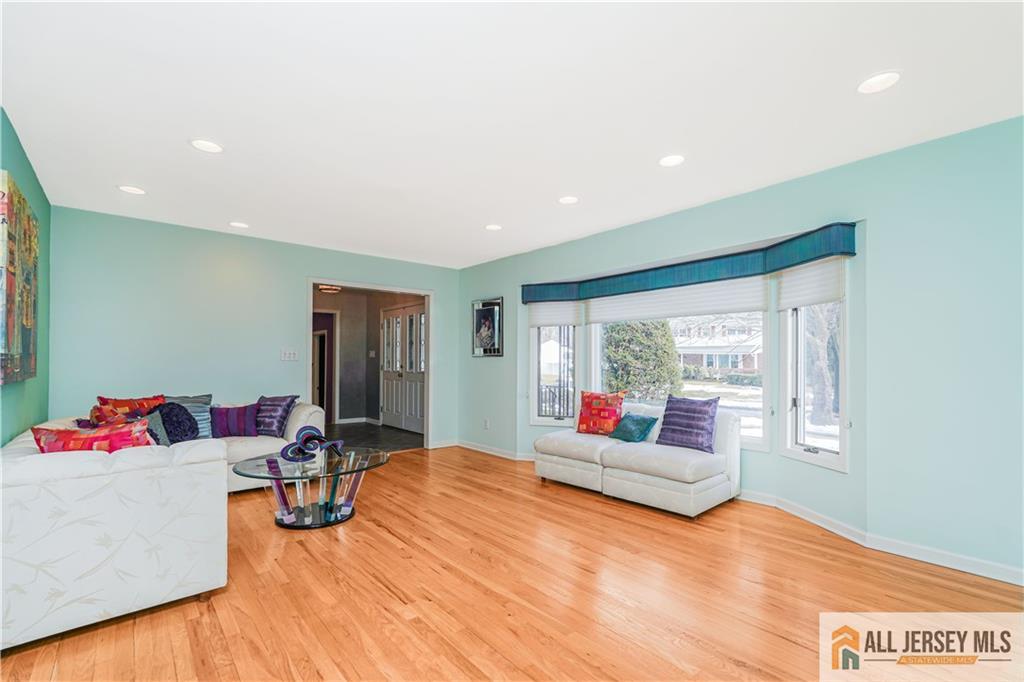 9 Alexander Road East Brunswick, NJ 08816 - Photo 8 of 38 Gallery Image 8