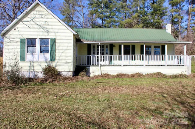 $349,000 | 99 Wakefield Drive, Hendersonville, NC 28792