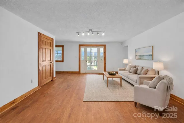 $349,000 | 99 Wakefield Drive, Hendersonville, NC 28792