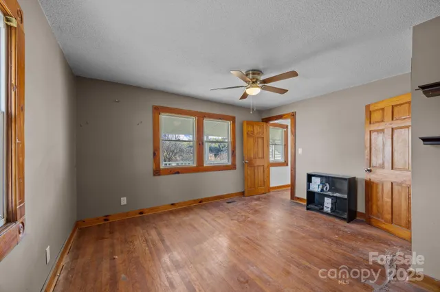 $349,000 | 99 Wakefield Drive, Hendersonville, NC 28792