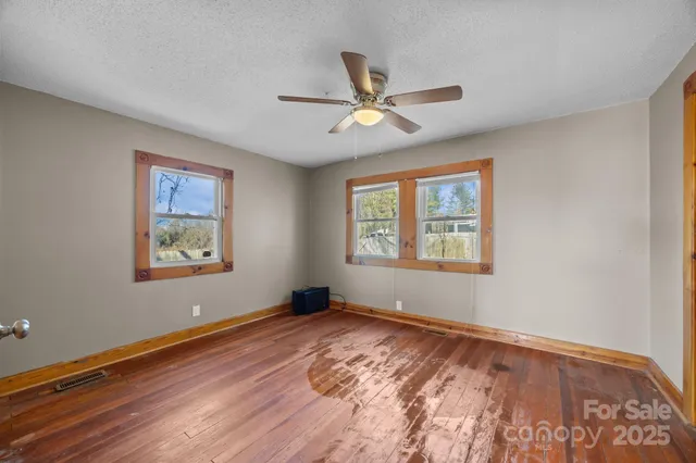 $349,000 | 99 Wakefield Drive, Hendersonville, NC 28792