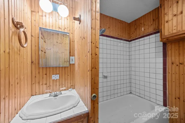 $349,000 | 99 Wakefield Drive, Hendersonville, NC 28792