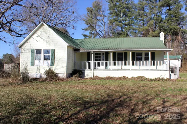 $349,000 | 99 Wakefield Drive, Hendersonville, NC 28792