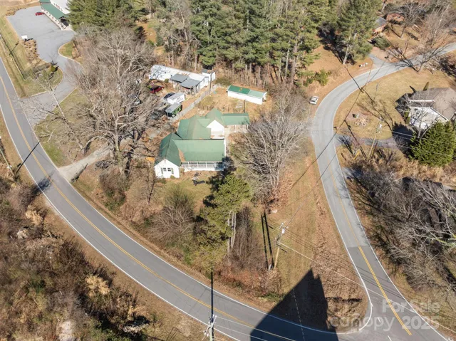 $349,000 | 99 Wakefield Drive, Hendersonville, NC 28792