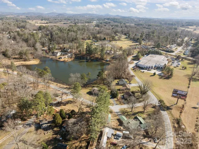 $349,000 | 99 Wakefield Drive, Hendersonville, NC 28792