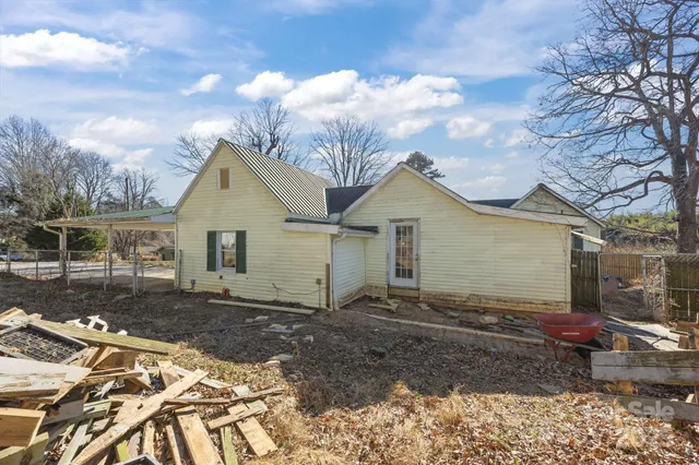 $349,000 | 99 Wakefield Drive, Hendersonville, NC 28792