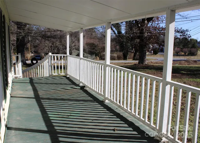 $349,000 | 99 Wakefield Drive, Hendersonville, NC 28792